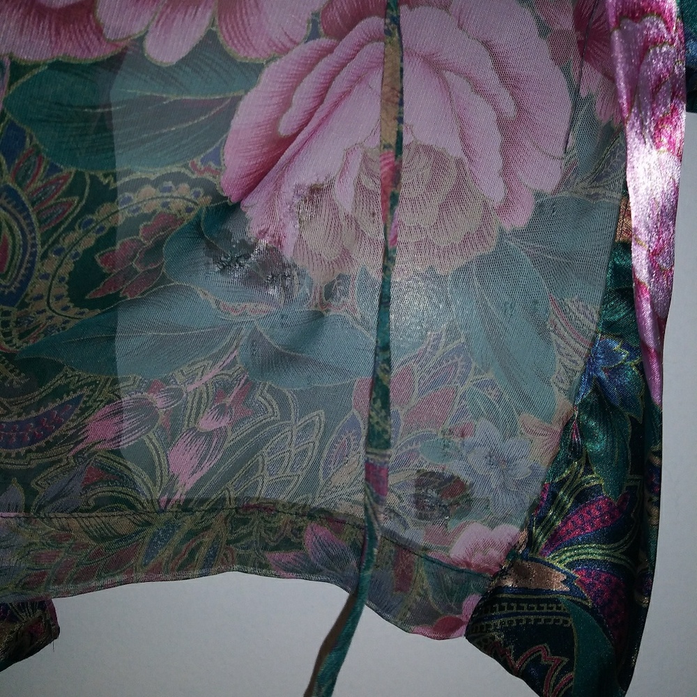 Robe free with VS pajamas - Picture 8 of 8